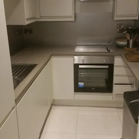 아파트 Two Bedroom Modern Basement 더블린