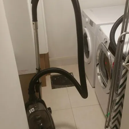 Two Bedroom Modern Basement Appartement Dublin